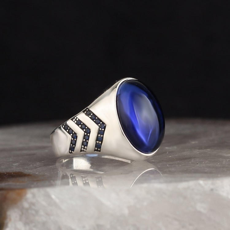 925 Sterling Silver Ring with Blue Zircon Stone
