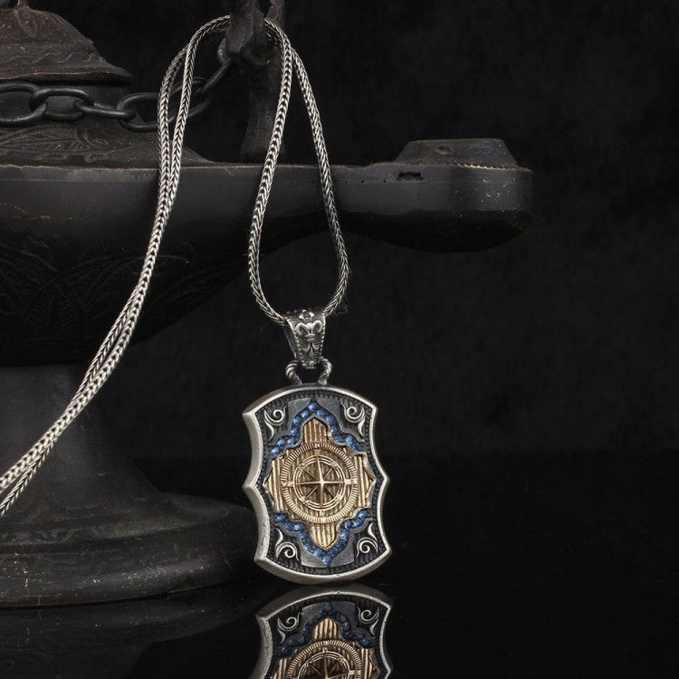 قلادة رجالية من الفضة الإسترلينية عيار 925 بتصميم بوصلة