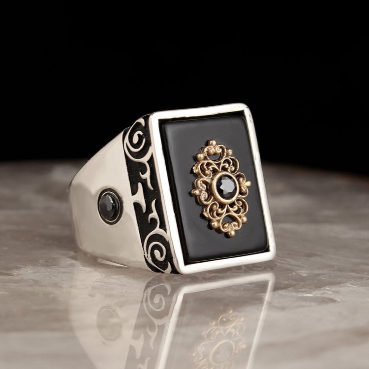 925 Sterling Silver Ring with Onyx Stone