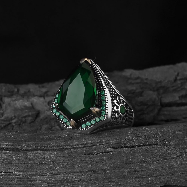 Zirkon Taşlı Desenli 925 Ayar Erkek Gümüş Yüzük