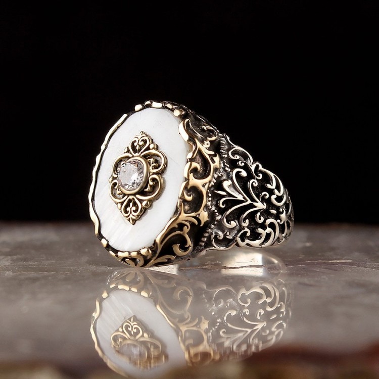 925 Sterling Silver Ring with Mother of Pearl Stone