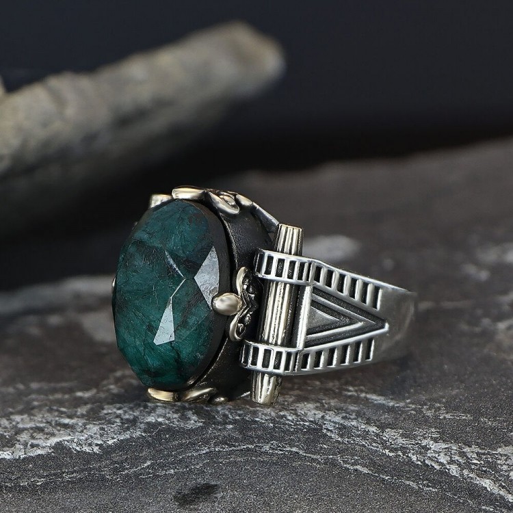 خاتم رجالي من الفضة الإسترلينية عيار 925 مرصع بحجر الزمرد شبه الثمين خاتم رجالي من الفضة الإسترلينية عيار 925 مرصع بحجر الزمرد شبه الثمين