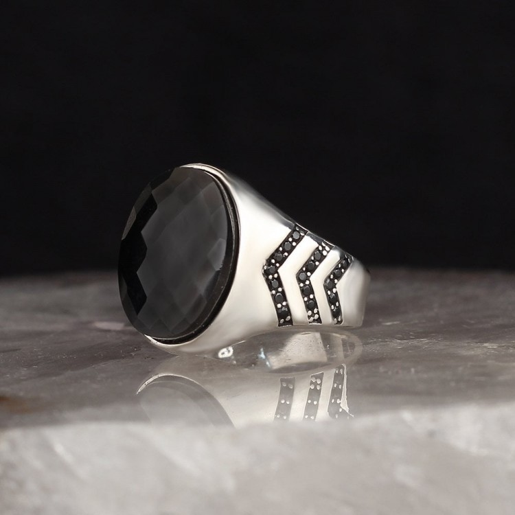 925 Sterling Silver Ring with Black Zircon Stone