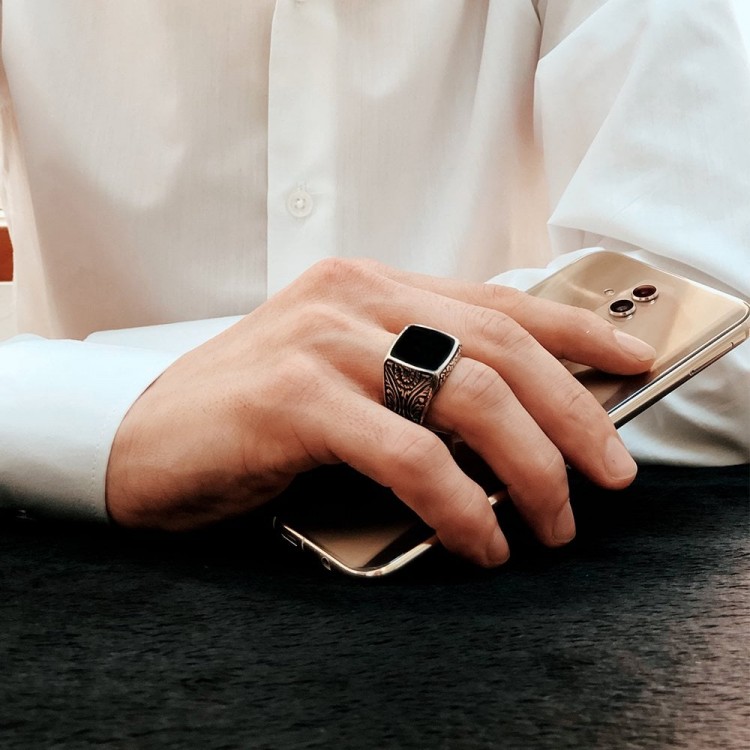 خاتم رجالي من الفضة الإسترلينية عيار 925 محفور خصيصًا