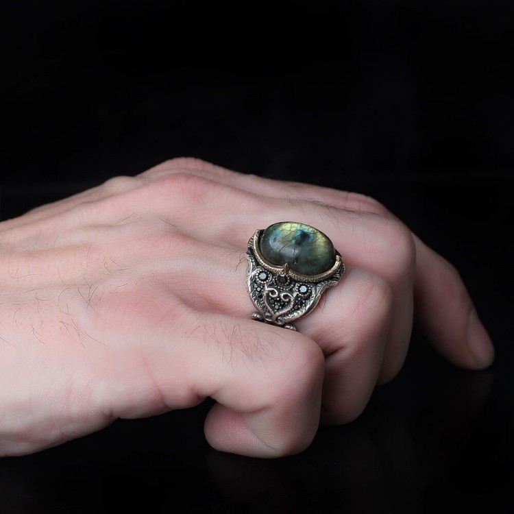 925 Sterling Silver Men's Ring with Labradorite Stone