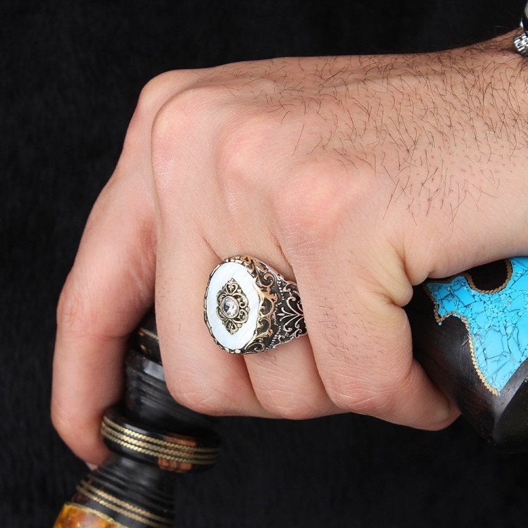 925 Sterling Silver Ring with Mother of Pearl Stone